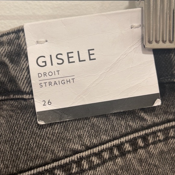 ✨Gisele Straight Leg Distressed Jeans✨ - Picture 4 of 5